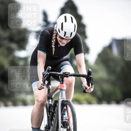 21.06.2026 - 29. Vierlanden-Triathlon H.Heesch http://msf.ph/oto/9906510 21.06.2026 11:41:07 Radfahren 853 meine-sportfotos.de