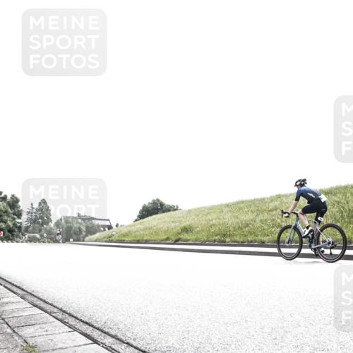 21.06.2026 - 29. Vierlanden-Triathlon H.Heesch http://msf.ph/oto/9906518 21.06.2026 11:34:02 Radfahren  meine-sportfotos.de