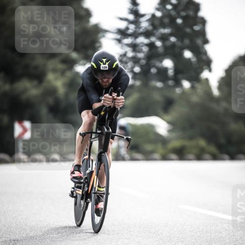 21.06.2026 - 29. Vierlanden-Triathlon H.Heesch http://msf.ph/oto/9906530 21.06.2026 09:20:18 Radfahren 129, 132 meine-sportfotos.de