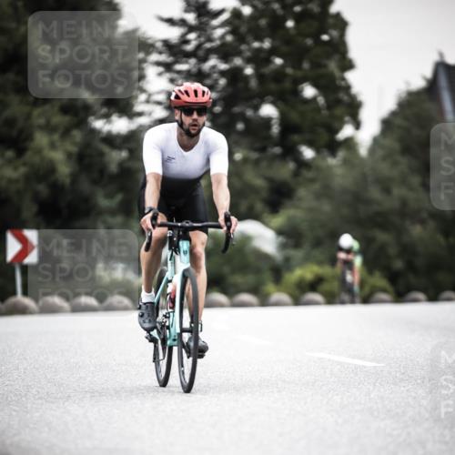 21.06.2026 - 29. Vierlanden-Triathlon H.Heesch http://msf.ph/oto/9906531 21.06.2026 10:24:55 Radfahren 33, 253, 577 meine-sportfotos.de