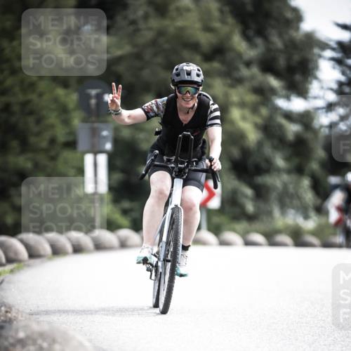 21.06.2026 - 29. Vierlanden-Triathlon H.Heesch http://msf.ph/oto/9906540 21.06.2026 11:41:27 Radfahren 236, 299, 643, 649, 652, 659, 744, 855 meine-sportfotos.de