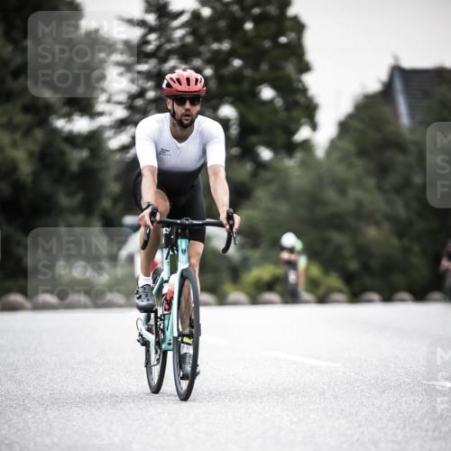 21.06.2026 - 29. Vierlanden-Triathlon H.Heesch http://msf.ph/oto/9906543 21.06.2026 10:24:55 Radfahren 33, 253, 577 meine-sportfotos.de