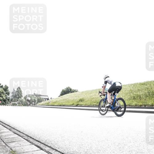 21.06.2026 - 29. Vierlanden-Triathlon H.Heesch http://msf.ph/oto/9906544 21.06.2026 11:34:23 Radfahren 33, 176, 840 meine-sportfotos.de