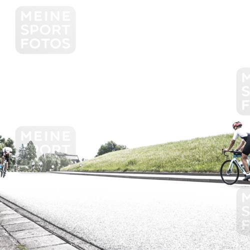 21.06.2026 - 29. Vierlanden-Triathlon H.Heesch http://msf.ph/oto/9906548 21.06.2026 11:34:27 Radfahren 97, 840 meine-sportfotos.de