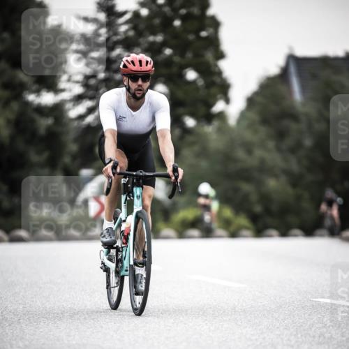 21.06.2026 - 29. Vierlanden-Triathlon H.Heesch http://msf.ph/oto/9906549 21.06.2026 10:24:55 Radfahren 33, 253, 577 meine-sportfotos.de
