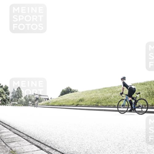 21.06.2026 - 29. Vierlanden-Triathlon H.Heesch http://msf.ph/oto/9906554 21.06.2026 11:34:30 Radfahren 97, 793, 881 meine-sportfotos.de
