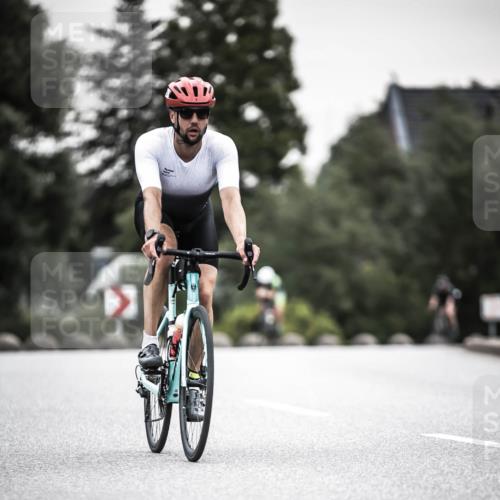 21.06.2026 - 29. Vierlanden-Triathlon H.Heesch http://msf.ph/oto/9906555 21.06.2026 10:24:56 Radfahren 33, 253, 480, 577 meine-sportfotos.de