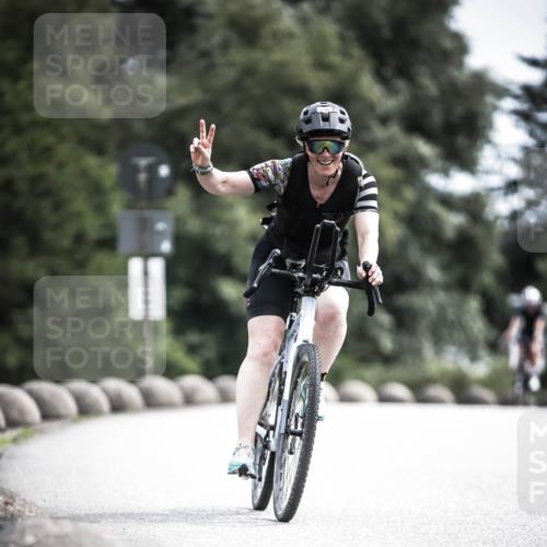 21.06.2026 - 29. Vierlanden-Triathlon H.Heesch http://msf.ph/oto/9906558 21.06.2026 11:41:27 Radfahren 236, 299, 643, 649, 652, 659, 744, 855 meine-sportfotos.de