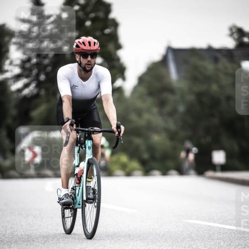 21.06.2026 - 29. Vierlanden-Triathlon H.Heesch http://msf.ph/oto/9906566 21.06.2026 10:24:56 Radfahren 33, 253, 480, 577 meine-sportfotos.de