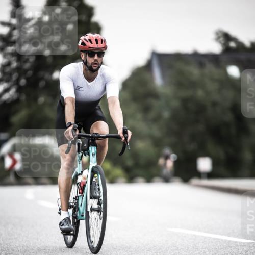 21.06.2026 - 29. Vierlanden-Triathlon H.Heesch http://msf.ph/oto/9906574 21.06.2026 10:24:56 Radfahren 33, 253, 480, 577 meine-sportfotos.de