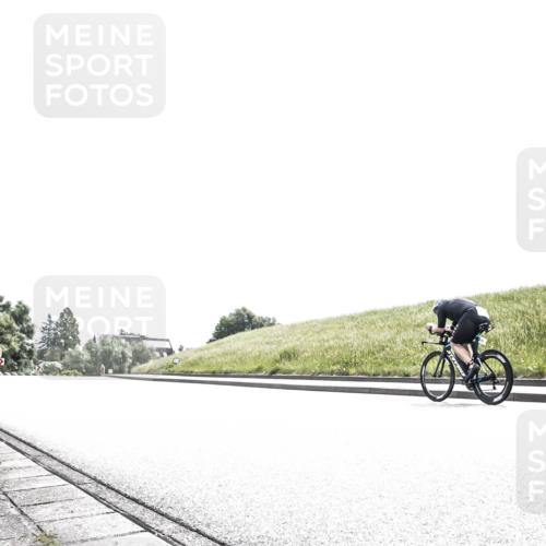 21.06.2026 - 29. Vierlanden-Triathlon H.Heesch http://msf.ph/oto/9906576 21.06.2026 11:35:06 Radfahren 64, 281, 715, 860, 869 meine-sportfotos.de