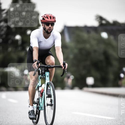 21.06.2026 - 29. Vierlanden-Triathlon H.Heesch http://msf.ph/oto/9906586 21.06.2026 10:24:56 Radfahren 33, 253, 480, 577 meine-sportfotos.de
