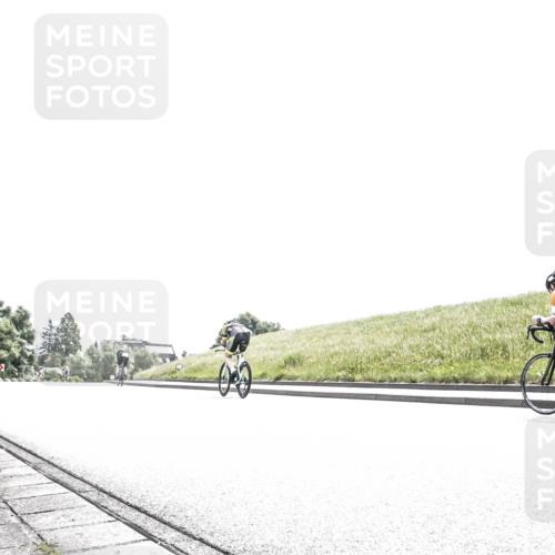 21.06.2026 - 29. Vierlanden-Triathlon H.Heesch http://msf.ph/oto/9906587 21.06.2026 11:35:08 Radfahren 64, 860, 869 meine-sportfotos.de