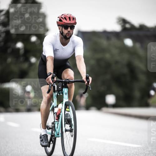 21.06.2026 - 29. Vierlanden-Triathlon H.Heesch http://msf.ph/oto/9906590 21.06.2026 10:24:56 Radfahren 33, 253, 480, 577 meine-sportfotos.de