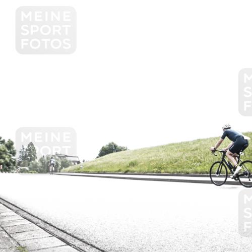 21.06.2026 - 29. Vierlanden-Triathlon H.Heesch http://msf.ph/oto/9906648 21.06.2026 11:36:17 Radfahren 43, 771, 888 meine-sportfotos.de