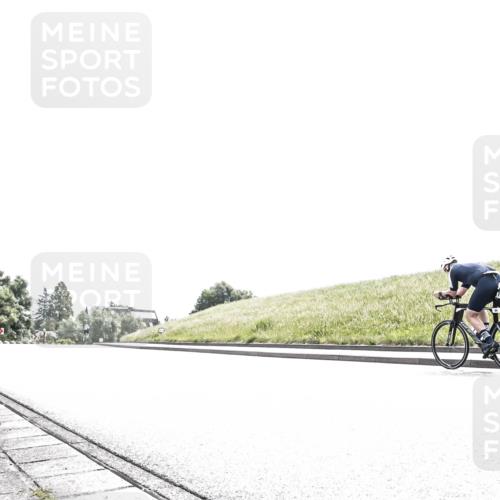 21.06.2026 - 29. Vierlanden-Triathlon H.Heesch http://msf.ph/oto/9906670 21.06.2026 11:36:56 Radfahren 832, 865 meine-sportfotos.de