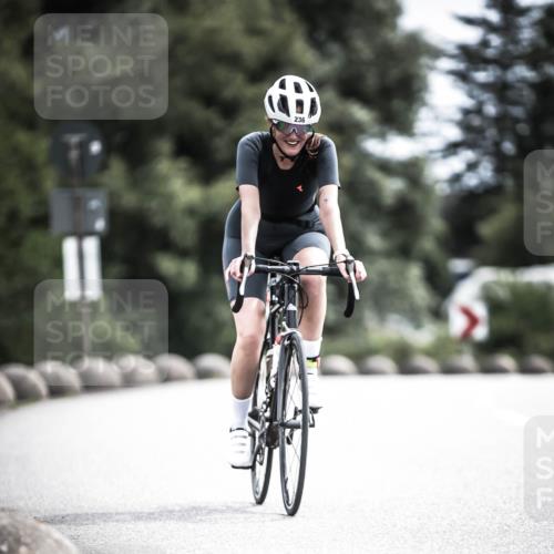 21.06.2026 - 29. Vierlanden-Triathlon H.Heesch http://msf.ph/oto/9906691 21.06.2026 11:41:33 Radfahren 137, 138, 236, 299, 649, 655, 659, 712, 744 meine-sportfotos.de