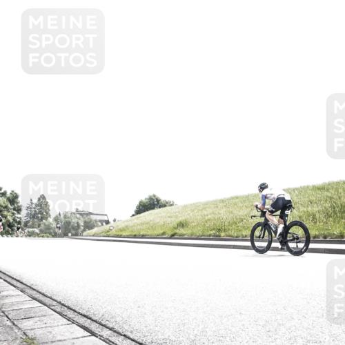 21.06.2026 - 29. Vierlanden-Triathlon H.Heesch http://msf.ph/oto/9906720 21.06.2026 11:37:39 Radfahren 665, 719 meine-sportfotos.de