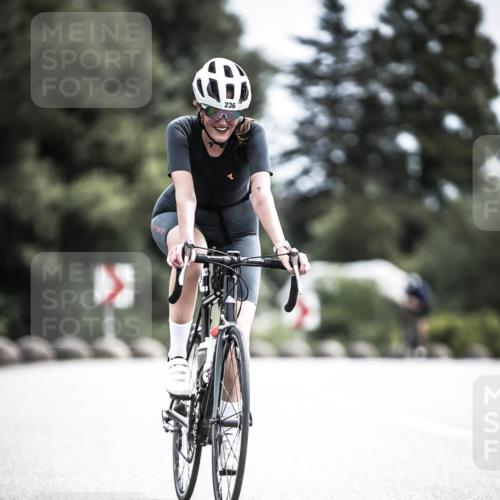 21.06.2026 - 29. Vierlanden-Triathlon H.Heesch http://msf.ph/oto/9906727 21.06.2026 11:41:34 Radfahren 137, 138, 236, 299, 649, 655, 659, 712, 744 meine-sportfotos.de