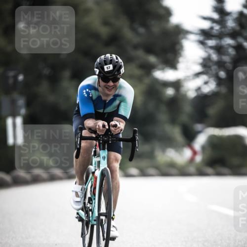 21.06.2026 - 29. Vierlanden-Triathlon H.Heesch http://msf.ph/oto/9906734 21.06.2026 09:20:57 Radfahren 21, 38, 57, 67, 82, 109, 142 meine-sportfotos.de