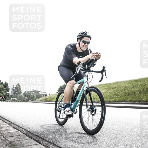21.06.2026 - 29. Vierlanden-Triathlon H.Heesch http://msf.ph/oto/9906745 21.06.2026 11:40:04 Radfahren 641, 739 meine-sportfotos.de