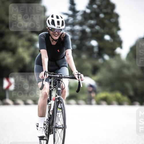 21.06.2026 - 29. Vierlanden-Triathlon H.Heesch http://msf.ph/oto/9906746 21.06.2026 11:41:34 Radfahren 137, 138, 236, 299, 649, 655, 659, 712, 744 meine-sportfotos.de