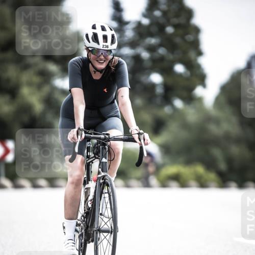 21.06.2026 - 29. Vierlanden-Triathlon H.Heesch http://msf.ph/oto/9906752 21.06.2026 11:41:34 Radfahren 137, 138, 236, 299, 649, 655, 659, 712, 744 meine-sportfotos.de