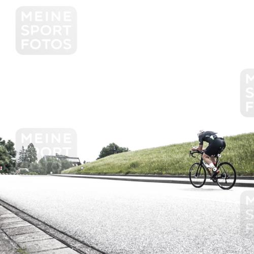 21.06.2026 - 29. Vierlanden-Triathlon H.Heesch http://msf.ph/oto/9906757 21.06.2026 11:40:32 Radfahren 249, 293, 630, 671, 733 meine-sportfotos.de