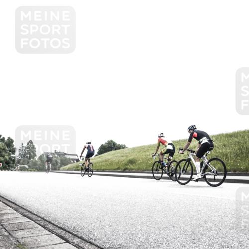 21.06.2026 - 29. Vierlanden-Triathlon H.Heesch http://msf.ph/oto/9906766 21.06.2026 11:40:33 Radfahren 249, 293, 630, 671, 733 meine-sportfotos.de