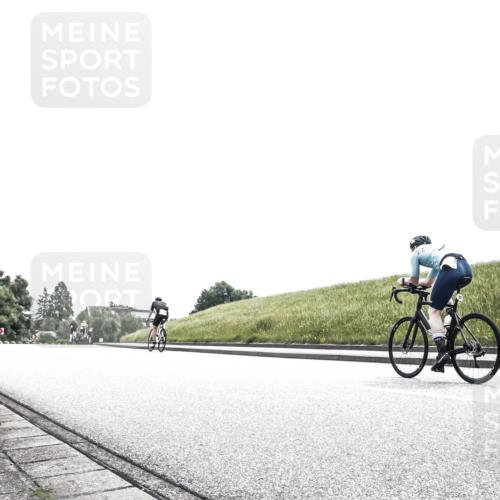 21.06.2026 - 29. Vierlanden-Triathlon H.Heesch http://msf.ph/oto/9906770 21.06.2026 11:40:37 Radfahren 660, 713 meine-sportfotos.de