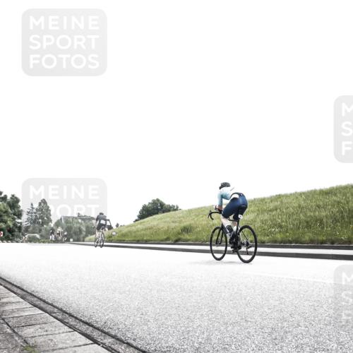 21.06.2026 - 29. Vierlanden-Triathlon H.Heesch http://msf.ph/oto/9906773 21.06.2026 11:40:38 Radfahren 660, 713 meine-sportfotos.de