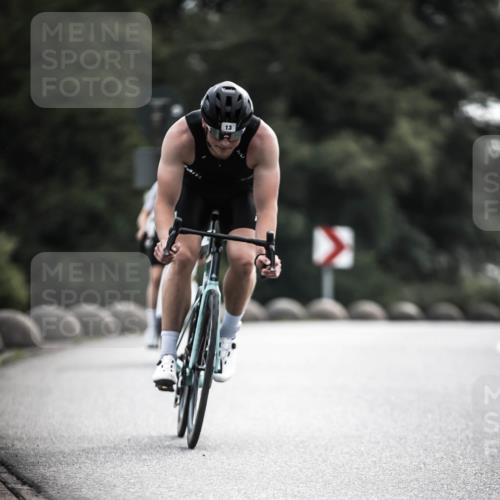 21.06.2026 - 29. Vierlanden-Triathlon H.Heesch http://msf.ph/oto/9906775 21.06.2026 09:21:09 Radfahren 7, 13, 88, 257 meine-sportfotos.de