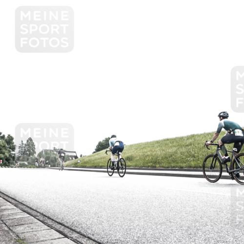 21.06.2026 - 29. Vierlanden-Triathlon H.Heesch http://msf.ph/oto/9906776 21.06.2026 11:40:38 Radfahren 660, 713 meine-sportfotos.de