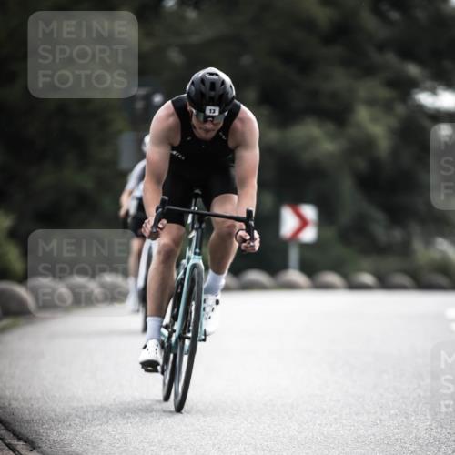 21.06.2026 - 29. Vierlanden-Triathlon H.Heesch http://msf.ph/oto/9906778 21.06.2026 09:21:09 Radfahren 7, 13, 88, 257 meine-sportfotos.de