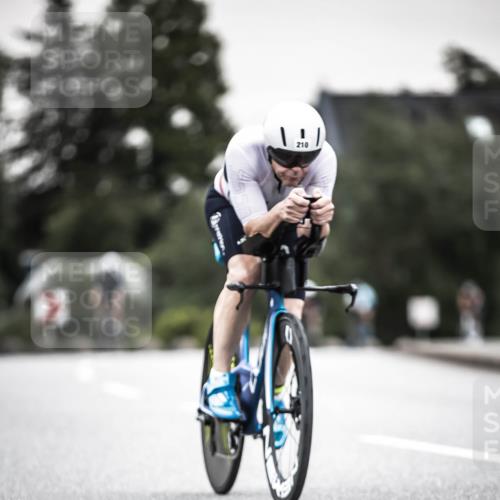 21.06.2026 - 29. Vierlanden-Triathlon H.Heesch http://msf.ph/oto/9906828 21.06.2026 10:25:08 Radfahren 42, 76, 77, 98, 107, 210 meine-sportfotos.de