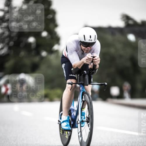 21.06.2026 - 29. Vierlanden-Triathlon H.Heesch http://msf.ph/oto/9906831 21.06.2026 10:25:08 Radfahren 42, 76, 77, 98, 107, 210 meine-sportfotos.de
