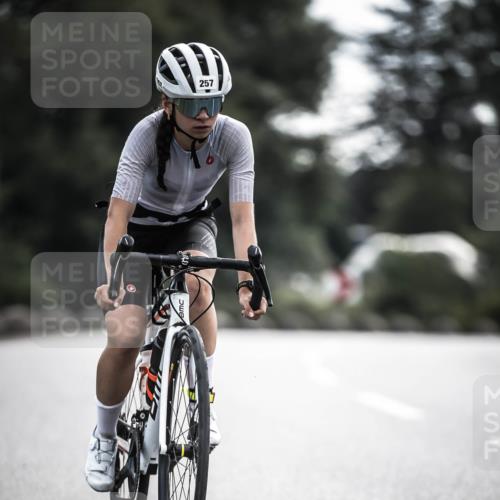 21.06.2026 - 29. Vierlanden-Triathlon H.Heesch http://msf.ph/oto/9906832 21.06.2026 09:21:11 Radfahren 13, 88, 257 meine-sportfotos.de