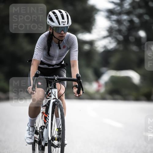 21.06.2026 - 29. Vierlanden-Triathlon H.Heesch http://msf.ph/oto/9906835 21.06.2026 09:21:11 Radfahren 13, 88, 257 meine-sportfotos.de