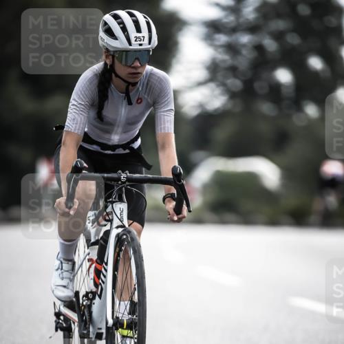 21.06.2026 - 29. Vierlanden-Triathlon H.Heesch http://msf.ph/oto/9906841 21.06.2026 09:21:12 Radfahren 13, 88, 257 meine-sportfotos.de