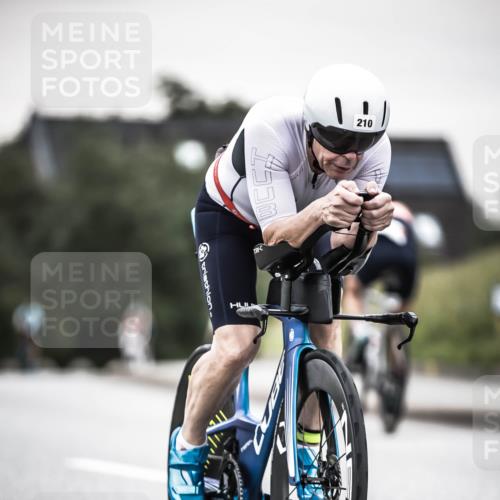 21.06.2026 - 29. Vierlanden-Triathlon H.Heesch http://msf.ph/oto/9906857 21.06.2026 10:25:08 Radfahren 42, 76, 77, 98, 107, 210 meine-sportfotos.de