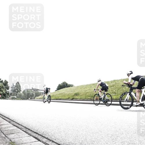 21.06.2026 - 29. Vierlanden-Triathlon H.Heesch http://msf.ph/oto/9906875 21.06.2026 11:45:47 Radfahren 680, 742 meine-sportfotos.de
