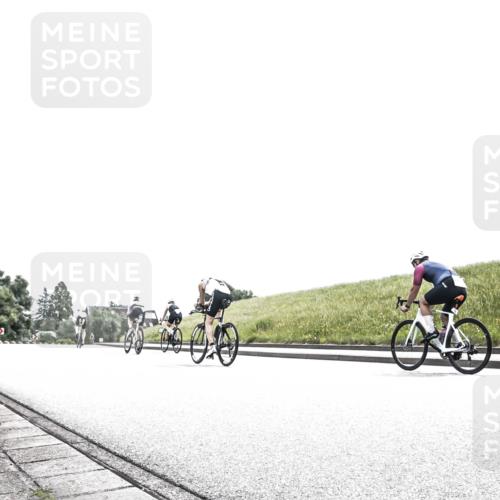 21.06.2026 - 29. Vierlanden-Triathlon H.Heesch http://msf.ph/oto/9906890 21.06.2026 11:45:48 Radfahren 680 meine-sportfotos.de