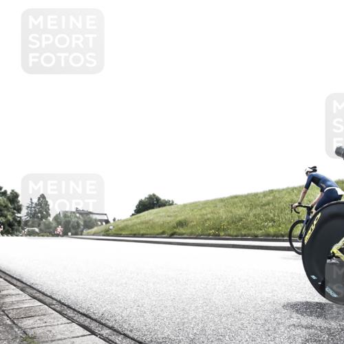 21.06.2026 - 29. Vierlanden-Triathlon H.Heesch http://msf.ph/oto/9906915 21.06.2026 11:46:01 Radfahren 17, 644, 724, 787, 814, 877 meine-sportfotos.de