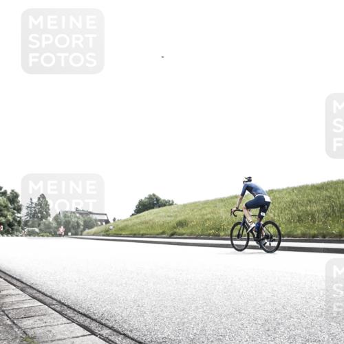 21.06.2026 - 29. Vierlanden-Triathlon H.Heesch http://msf.ph/oto/9906921 21.06.2026 11:46:01 Radfahren 17, 644, 724, 787, 814, 877 meine-sportfotos.de