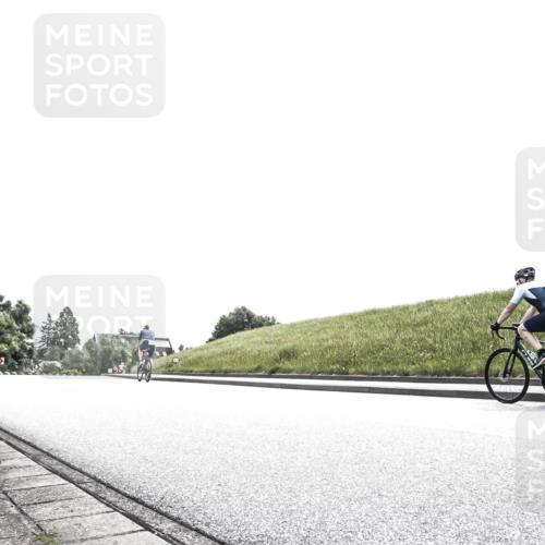 21.06.2026 - 29. Vierlanden-Triathlon H.Heesch http://msf.ph/oto/9906925 21.06.2026 11:46:02 Radfahren 17, 644, 724, 787, 814, 877 meine-sportfotos.de