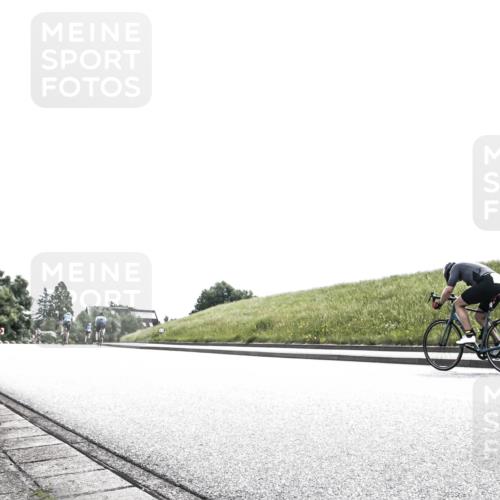 21.06.2026 - 29. Vierlanden-Triathlon H.Heesch http://msf.ph/oto/9906937 21.06.2026 11:46:06 Radfahren 17, 724, 807 meine-sportfotos.de
