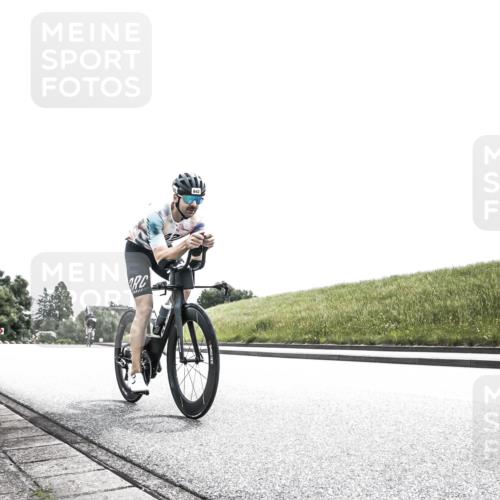 21.06.2026 - 29. Vierlanden-Triathlon H.Heesch http://msf.ph/oto/9906940 21.06.2026 11:46:12 Radfahren 267, 642, 807 meine-sportfotos.de