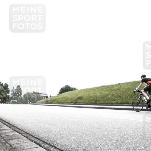 21.06.2026 - 29. Vierlanden-Triathlon H.Heesch http://msf.ph/oto/9906973 21.06.2026 11:47:42 Radfahren  meine-sportfotos.de