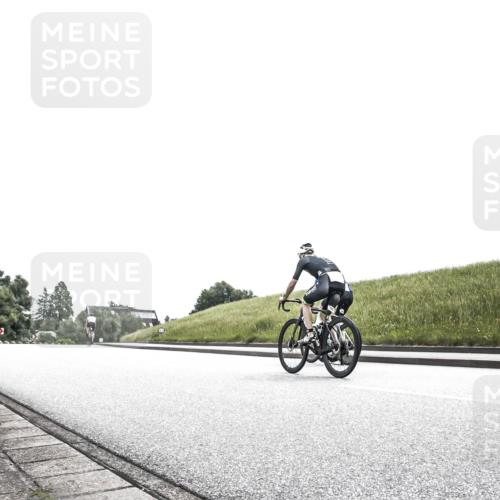 21.06.2026 - 29. Vierlanden-Triathlon H.Heesch http://msf.ph/oto/9906980 21.06.2026 11:48:04 Radfahren 695, 750 meine-sportfotos.de
