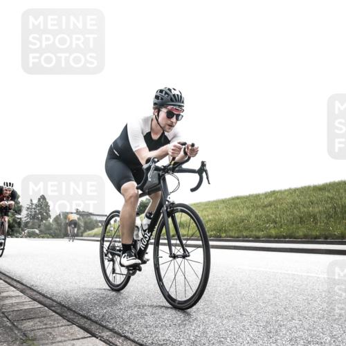 21.06.2026 - 29. Vierlanden-Triathlon H.Heesch http://msf.ph/oto/9906989 21.06.2026 11:48:44 Radfahren 660, 685, 713, 733, 780, 820 meine-sportfotos.de